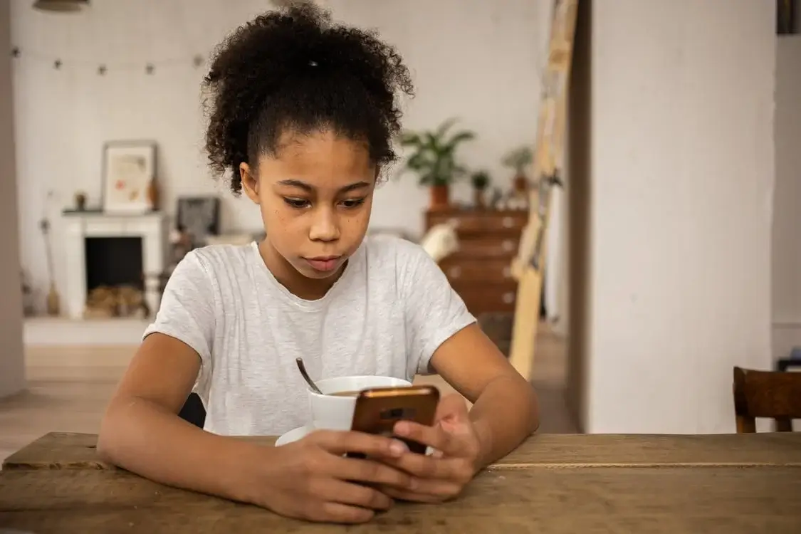 Kids Digital Bank Account - Starling Kite